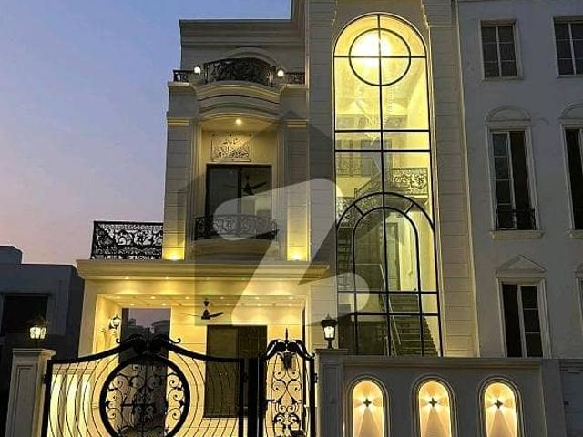 A Spacious 10 Marla House In Lake City Sector M 2A