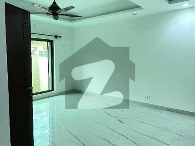 A Spacious 266 Square Yards House In Askari 6