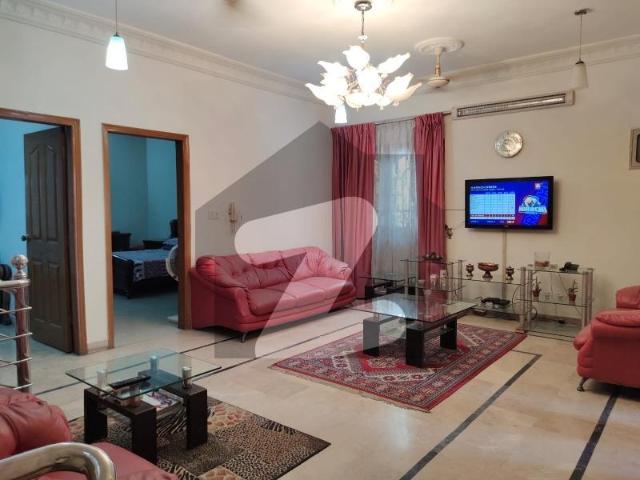 A Spacious 300 Square Yards House In Gulshan e Iqbal Block 4