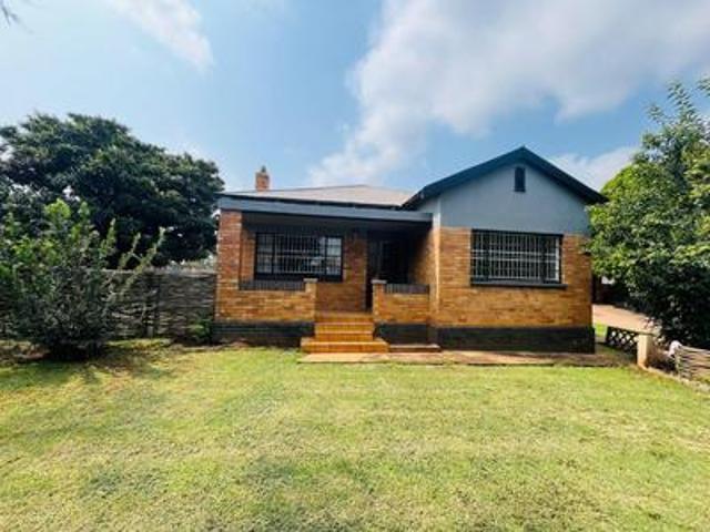 a spacious 4 bedroom house perfect f.