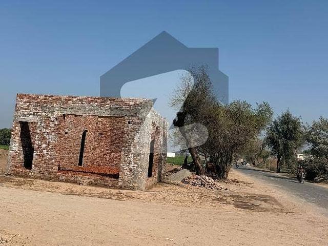 A Spacious 4 Marla Residential Plot In Captain Town