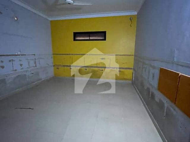 A Spacious 500 Square Yards House In Gulshan E Iqbal Block 4