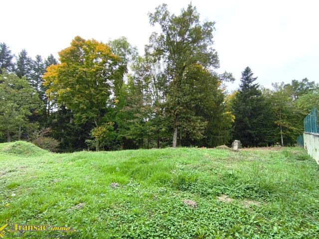 À Thiers secteur Le Fau, terrain constructible de 1486m2