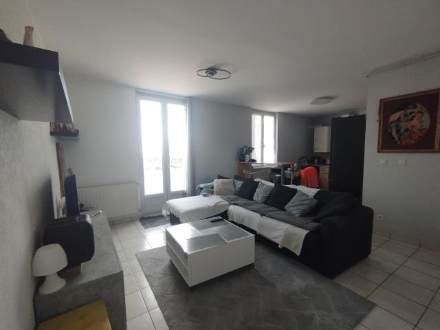 À Thonon Les Bains, grand appartement à acheter avec balcon