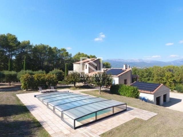 A TOURRETTES PROPRIETE PROCHE GOLF DE TERRE BLANCHES PISCINE TENNIS APPARTEMENT INDEPENDANT