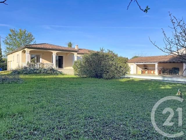 A Tresques, venez découvrir cette belle villa avec terrasse. 165m² Tresques