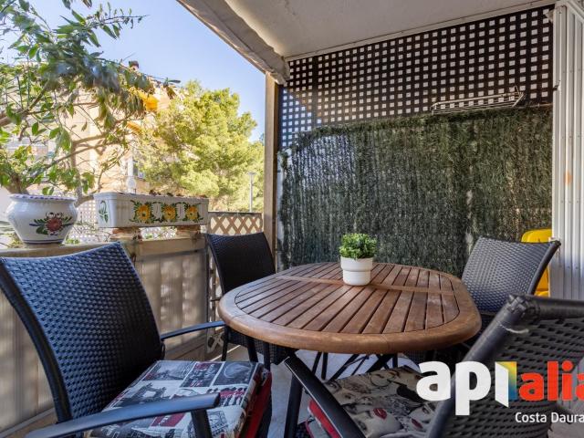 A unos pasos de Playa Capellans! Encantadora Planta Baja en el Corazón de Salou – ¡Tu Nuevo Hogar Te Espera!