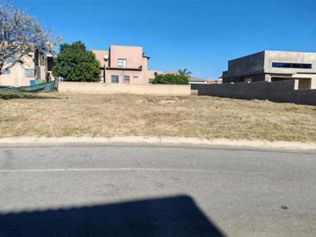 a vacant land on the market in woodh.