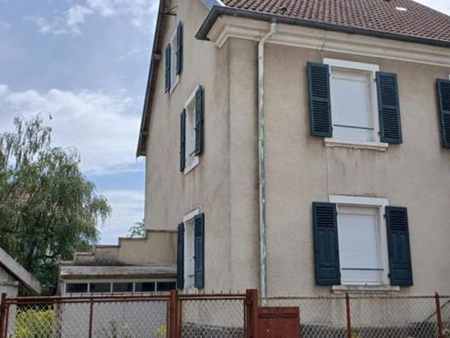 À Valdoie, maison de ville idéalement située avec jardin privatif