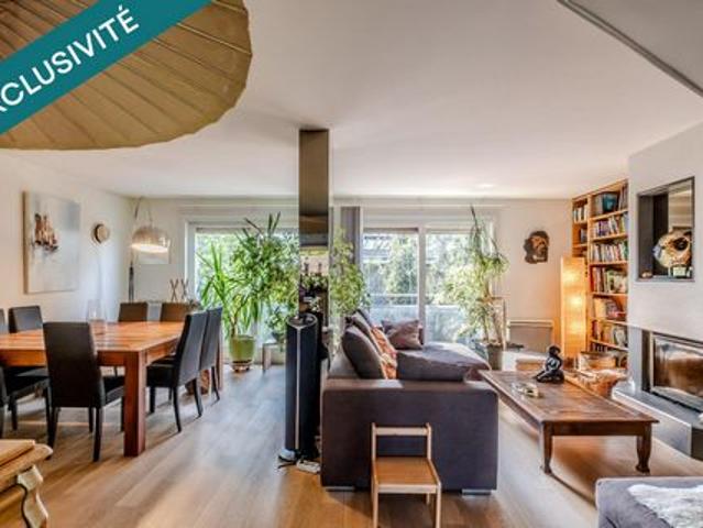 A Veigy Foncenex 74140, duplex de charme aux beaux volumes avec piscine, à deux pas de la frontière