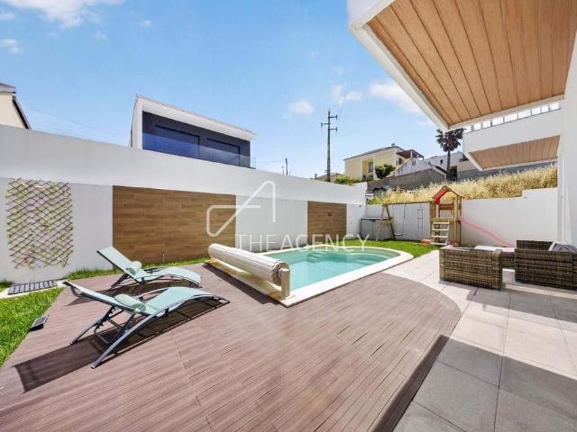à venda Mansão alto padrão de 180 m2, Vialonga, Lisboa
