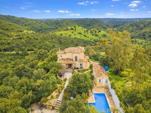 à venda Mansão alto padrão de 182 m2, Santa Catarina da Fonte do Bispo, Portugal