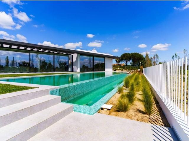 à venda Mansão de 975 m2, Mira Sintra, Lisboa