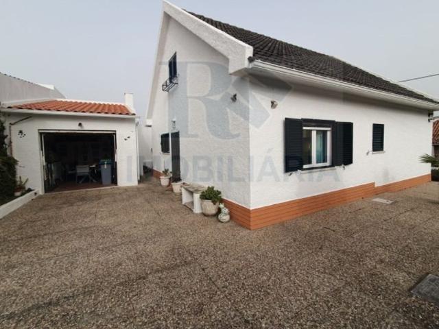 à venda Mansão de 108 m2, Charneca de Caparica, Portugal