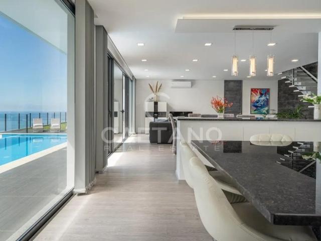 à venda Exclusiva mansão de 3 dormitórios, Calheta, Portugal