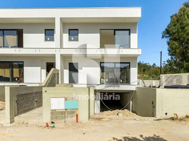 à venda Mansão de 300 m2, Fermedo, Aveiro