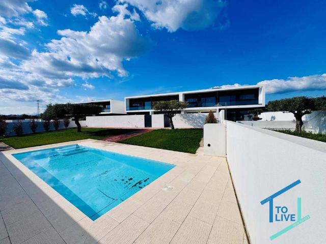 à venda Mansão de 320 m2, Entroncamento, Portugal