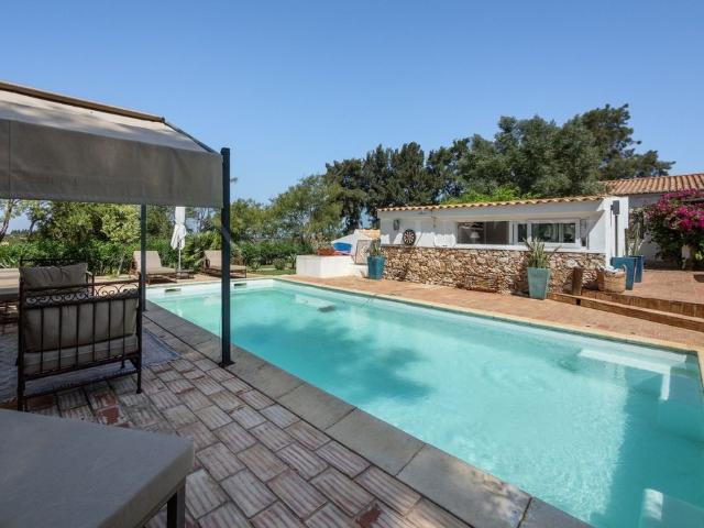 à venda Mansão de alto padrão de 241 m2, Estômbar e Parchal, Lagoa, Faro