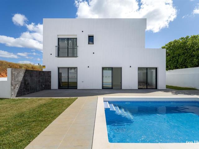 À Venda: Moradia Contemporânea na Albardeira – Elegância, Co. 233m² Bensafrim e Barão de São João