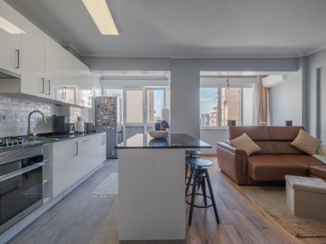 à venda Apartamento de alto padrão, Amadora, Portugal