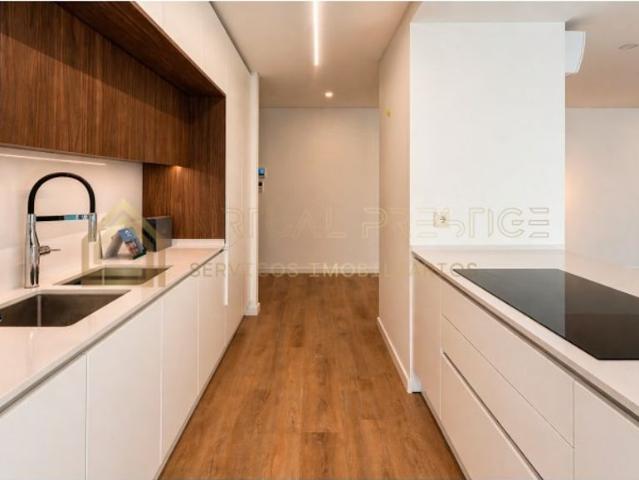 à venda Apartamento de alto padrão de 153 m2, Santo Antonio de Caparica, Almada, Setúbal