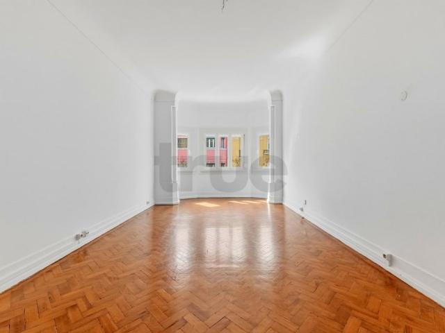 à venda Apartamento de alto padrão de 151 m2, Rodrigo da Fonseca Sao Mamede, Lisboa