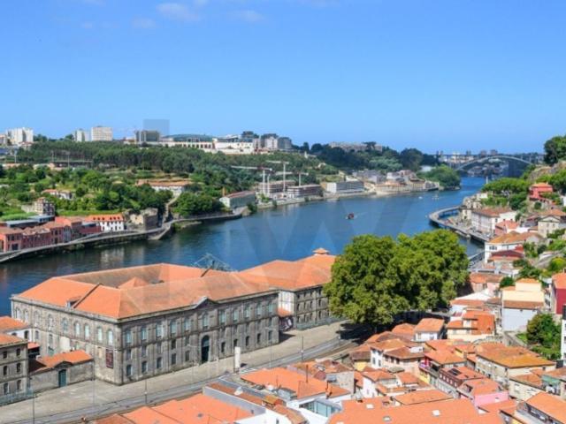 à venda Apartamento de alto padrão de 152 m2, Porto