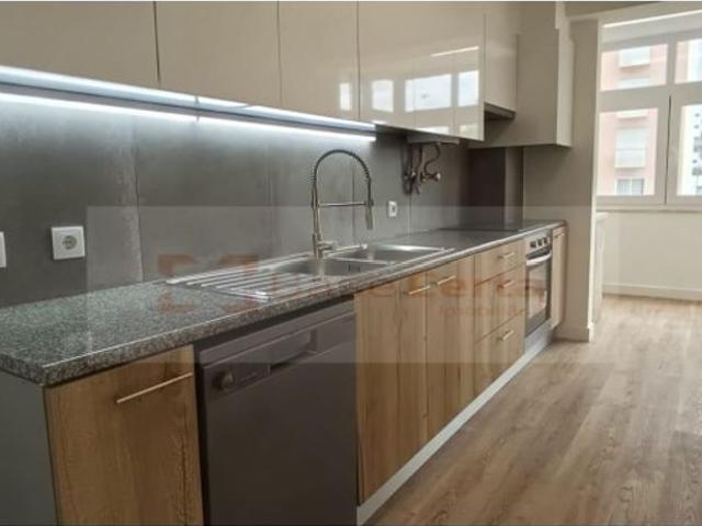 à venda Apartamento de alto padrão de 155 m2, Laranjeiras, Lisboa