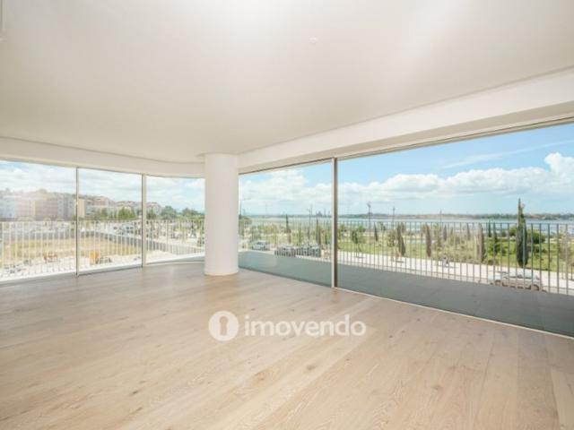 à venda Apartamento de alto padrão de 176 m2, Barreiro, Portugal