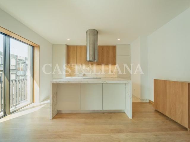 à venda Apartamento de alto padrão de 184 m2, Camoes Santo Ildefonso, Porto