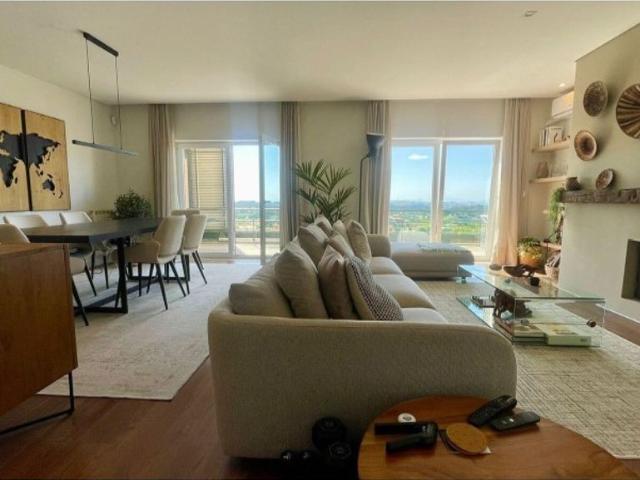 à venda Apartamento de alto padrão de 185 m2, Belas Clube de Campo Belas, Sintra, Lisboa