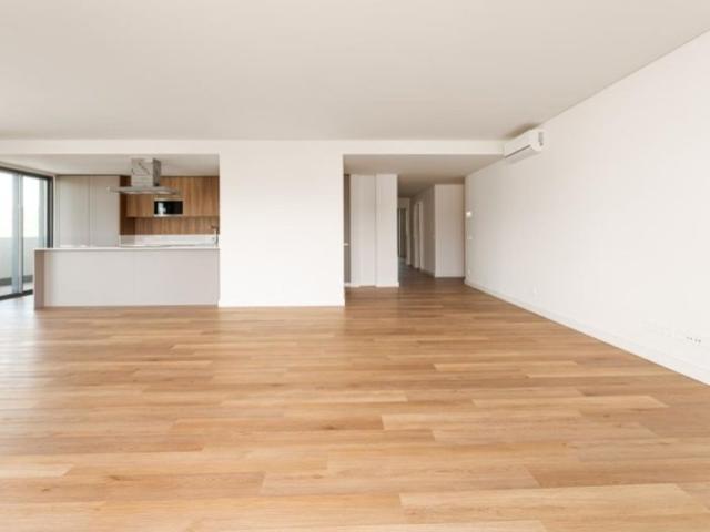 à venda Apartamento de alto padrão de 185 m2, Miraflores Alges, Oeiras, Lisboa