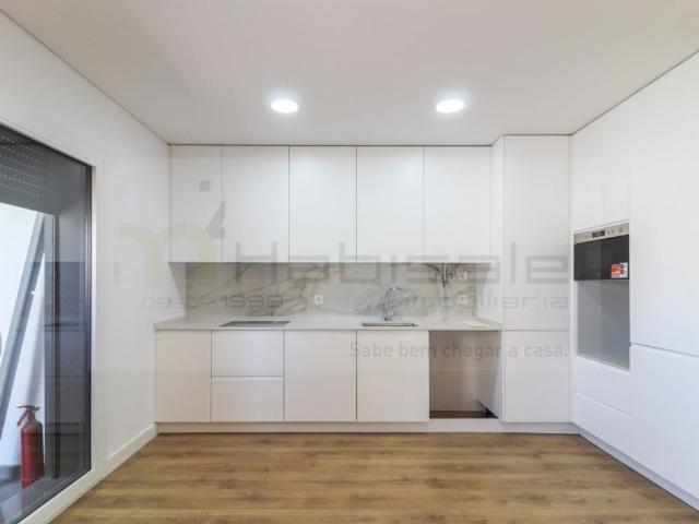à venda Apartamento de alto padrão de 100 m2, Santo Antonio de Cavaleiros, Loures, Lisboa