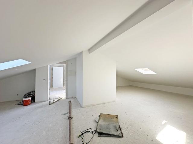 à venda Apartamento de alto padrão de 105 m2, Santa Marta do Pinhal, Seixal, Setúbal
