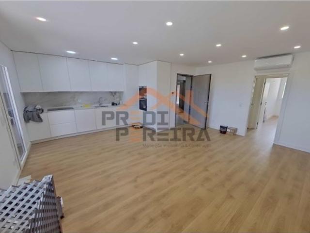 à venda Apartamento de alto padrão de 106 m2, Paradela Santo Antonio de Cavaleiros, Loures, Lisboa