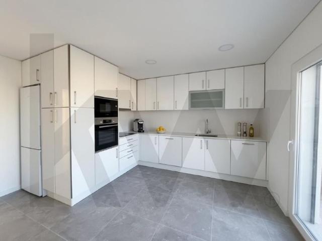 à venda Apartamento de alto padrão de 117 m2, Seixal, Setúbal