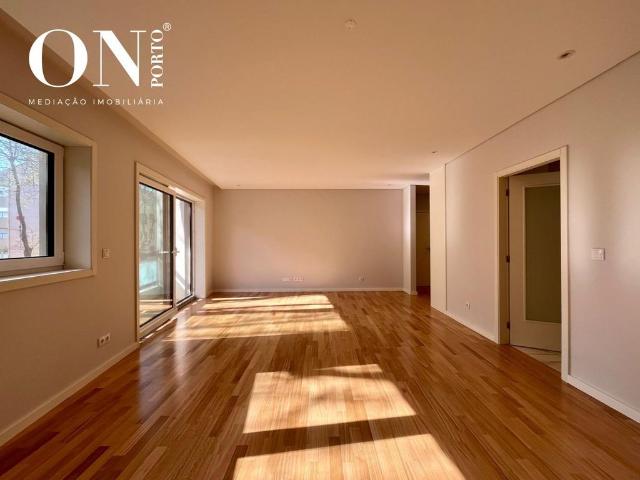 à venda Apartamento de alto padrão de 119 m2, Porto, Portugal