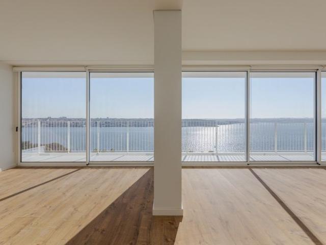 à venda Apartamento de alto padrão de 126 m2, Seixal, Portugal