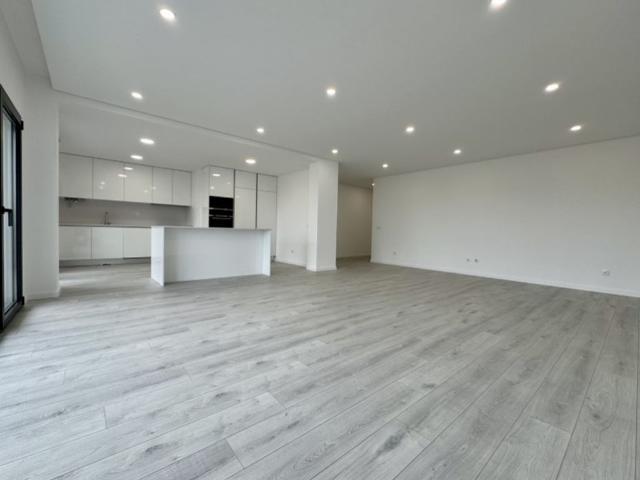 à venda Apartamento de alto padrão de 129 m2, Alto dos Moinhos, Montijo, Setúbal
