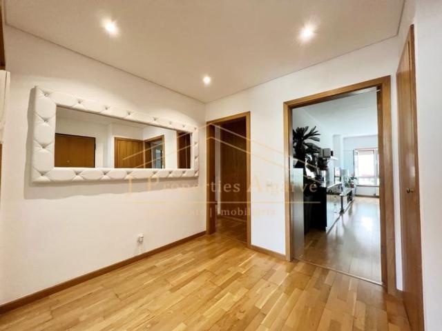 à venda Apartamento de alto padrão de 130 m2, Parque das Nacoes, Lisboa