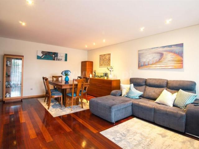 à venda Apartamento de alto padrão de 131 m2, Vila Nova de Gaia, Portugal