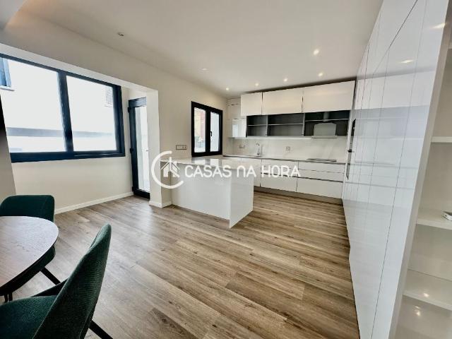 à venda Apartamento de alto padrão de 136 m2, Almada, Setúbal