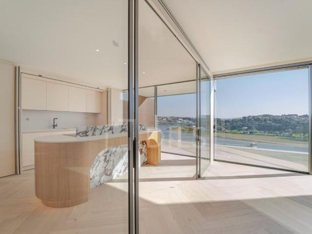 à venda Apartamento de alto padrão de 344 m2, Freixo, Porto