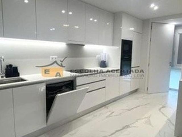 à venda Apartamento de alto padrão de 3 m2, Maia, Porto