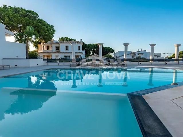 à venda Apartamento de alto padrão, Quarteira, Portugal