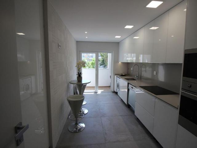 à venda Luxuoso apartamento de 130 m2, Cascais e Estoril, Cascais, Lisboa