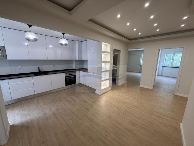 à venda Luxuoso apartamento de 112 m2, Amadora, Lisboa