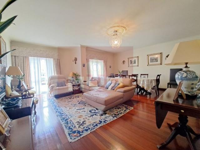 à venda Apartamento de luxo de 214 m2, Avenida 5 de Outubro, Faro