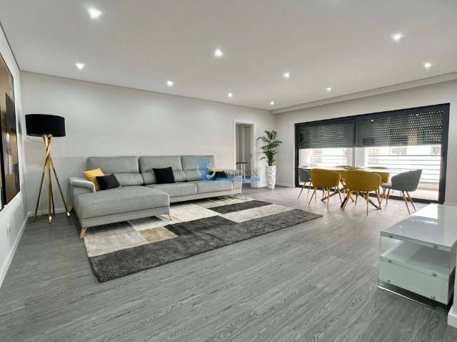 à venda Apartamento de alto padrão de 137 m2, Quelfes, Portugal