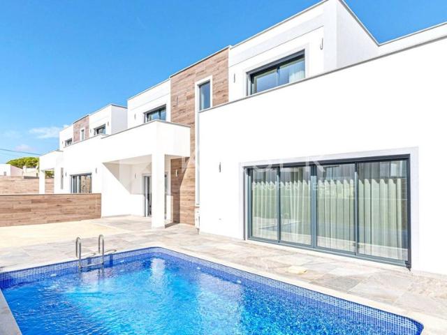 à venda Casa geminada de alto padrão de 191 m2, Albufeira e Olhos de Água, Portugal